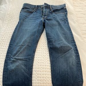 Men’s Rag & Bone Fit 2 Medium Wash Slim Fit Jeans!! 32x30 with original hem!